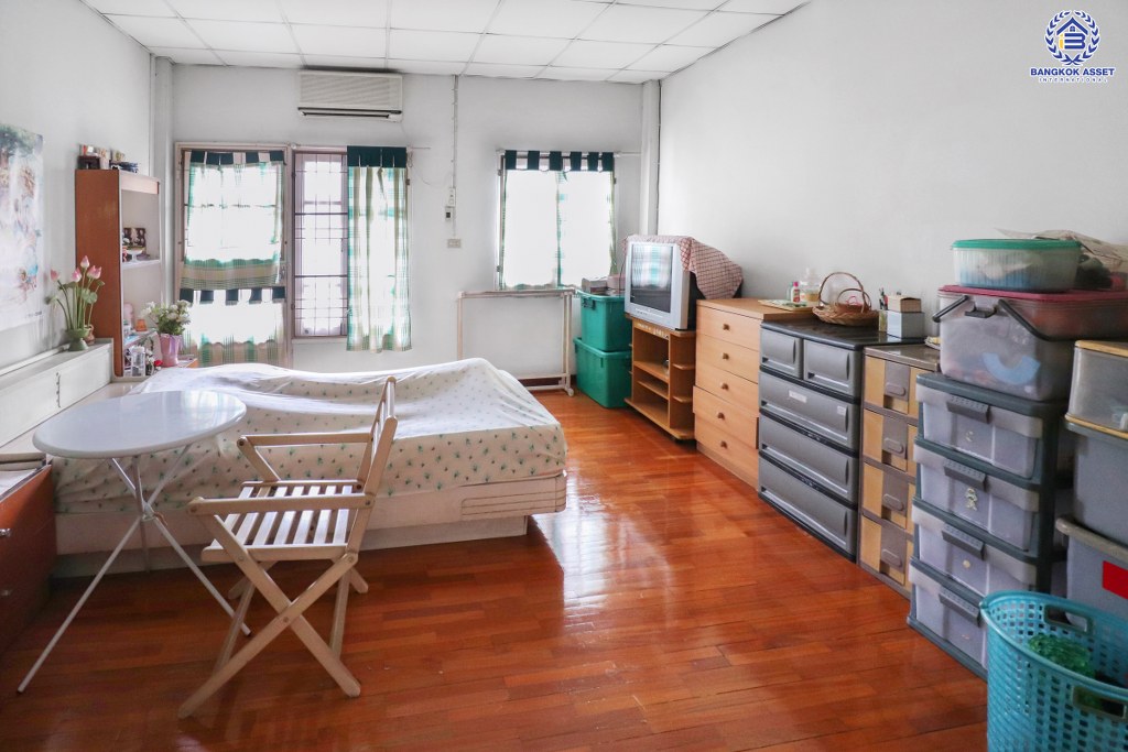 ทาวน์โฮมมือสองนนทบุรี ตรงข้ามเซ็นทรัลแจ้งวัฒนะ ม.นันทนาการ์เด้น หลังใหญ่พร้อมอยู่ เนื้อที่ 18 ตร.ว. ฟังก์ชั่น 3 ชั้น 3 ห้องนอน 3 ห้องน้ำ พื้นที่ใช้สอยกว้า 224 ตร.ม. พร้อมสะดวกสะบายทุกการเดินทาง ใกล้เมืองทอง ,ทางด่วน ในราคาเพียง 2 ล้านต้นๆ เท่านั้น