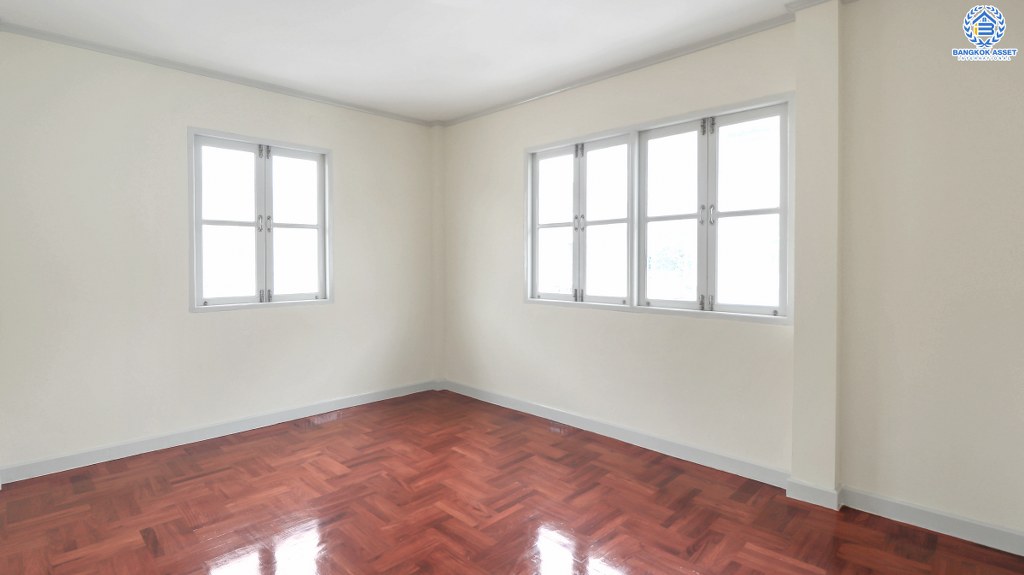 บ้านเดี่ยวมือสองนนทบุรี คุณภาพแบรนด์ LH โครงการ ชัยพฤกษ์ บางบัวทอง หลังใหญ่พร้อมอยู่ เนื้อที่ 66 ตร.ว. ฟังก์ชั่น 3 ห้องนอน 3 ห้องน้ำ พร้อมโซน Family Room ชั้นสอง สะดวกสบายบนทำเลติดถนนใหญ่ ใกล้เซ็นทรัลเวสต์เกต และรถไฟฟ้าสถานีบางพลู...