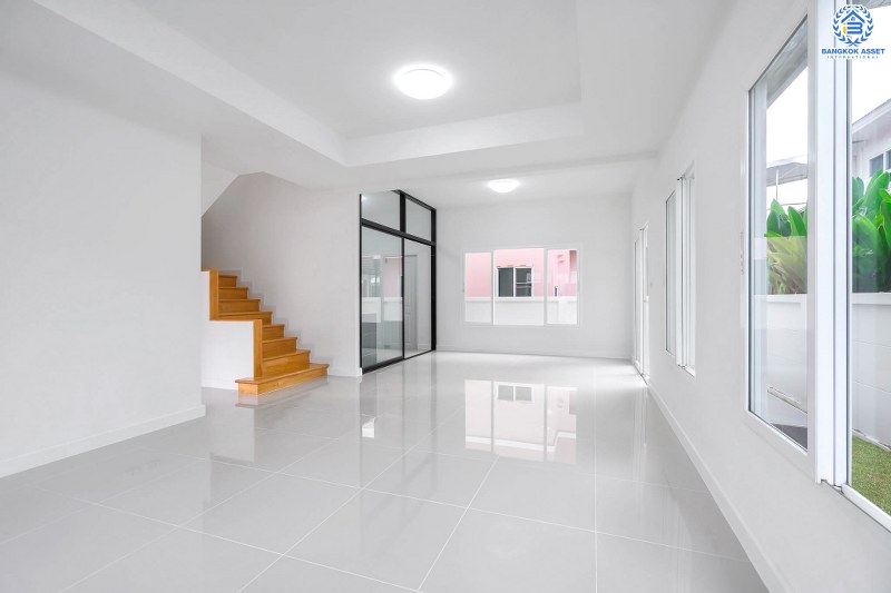 บ้านมือสองตกแต่งใหม่ ม.เดอะวิลล่า ราชพฤกษ์-ท่าอิฐ ฟังก์ชั่นแบบบ้านเดี่ยว เนื้อที่ 35.8 ตร.ว. พร้อมอยู่ 3 ห้องนอน 3 ห้องน้ำ พร้อมสังคมคุณภาพแบรนด์ พร็อพเพอร์ตี้ เพอร์เฟค* บนทำเลเข้า-ออกได้ 2 เส้นทางทั้งถ.รัตนาธิเบศร์ และถ.ราชพฤกษ์ ใกล้รถไฟฟ้า สถานีบางรักน้อยท่าอิฐ