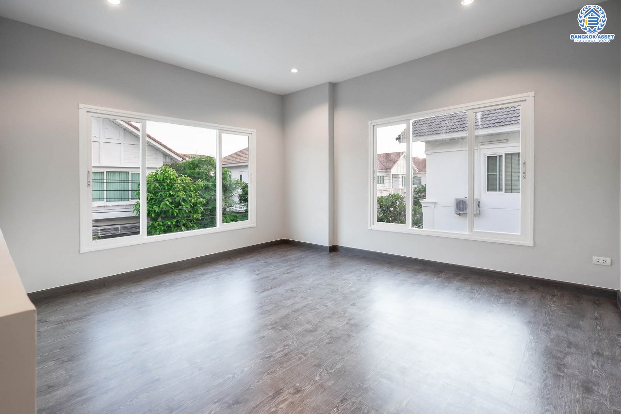 บ้านมือสองตกแต่งใหม่ ม.เพอร์เฟคเพลส ราชพฤกษ์-พระราม5 (เนื้อที่ 63 ตร.ว.) บ้านดีไซน์ทันสมัย หลังใหญ่พร้อมอยู่ ฟังก์ชั่น 3 ห้องนอน 3 ห้องน้ำ 2 ที่จอดรถ พร้อมพื้นที่ใช้สอยเกือบ 200 ตร.ม. กับที่สุดแห่งทำเลโซนเมือง ที่เชื่อมสู่หลายเส้นทาง หน้าโครงการติดถ.ราชพฤกษ์ เพียง 5 นาทีถึงวงเวียนพระรามห้า ใกล้รถไฟฟ้าสถานี "บางรักใหญ่" และห้างฯ ชั้นนำมากมาย