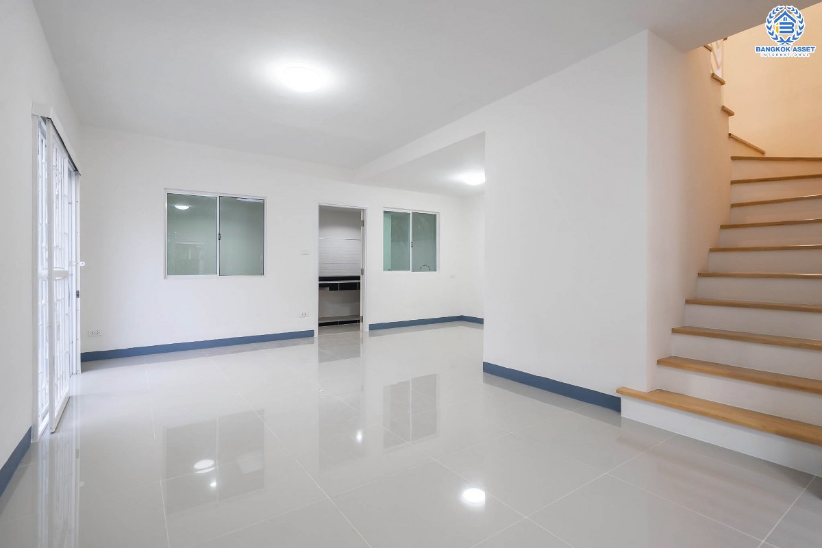 บ้านมือสองตกแต่งใหม่ ห้องมุม! ม.พฤกษาวิลล์28 บางใหญ่-เซ็นทรัลเวสต์เกต (หน้ากว้าง 6 เมตร) ความสุขมีครบทุกตารางนิ้ว บนเนื้อที่ 26.6 ตร.ว. ฟังก์ชั่น 3 ห้องนอน 2 ห้องน้ำ ครบครันทั้งครัวเคาน์เตอร์ และที่จอดรถส่วนตัว บนทำเลสุดสะดวก ใกล้ถนนกาญจนาภิเษก เพียง 8 นาทีจาก MRT สถานี ตลาดบางใหญ่...