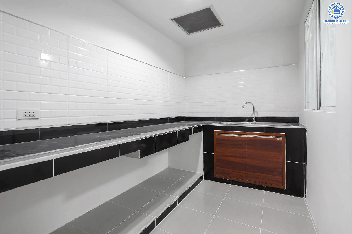 บ้านมือสองตกแต่งใหม่ ห้องมุม! ม.พฤกษาวิลล์28 บางใหญ่-เซ็นทรัลเวสต์เกต (หน้ากว้าง 6 เมตร) ความสุขมีครบทุกตารางนิ้ว บนเนื้อที่ 26.6 ตร.ว. ฟังก์ชั่น 3 ห้องนอน 2 ห้องน้ำ ครบครันทั้งครัวเคาน์เตอร์ และที่จอดรถส่วนตัว บนทำเลสุดสะดวก ใกล้ถนนกาญจนาภิเษก เพียง 8 นาทีจาก MRT สถานี ตลาดบางใหญ่...