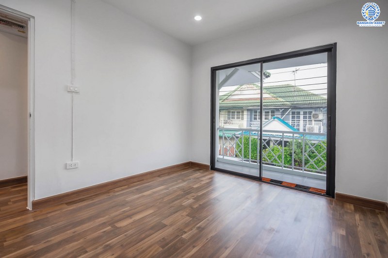 บ้านมือสองตกแต่งใหม่ หลังใหญ่ห้องมุม! ม.พฤกษา14A บางใหญ่-เซ็นทรัลเวสต์เกต เนื้อที่ 23.9 ตร.ว. หน้ากว้าง 6 เมตร ฟังก์ชั่น 3 ห้องนอน 2 ห้องน้ำ ครบครันทั้งครัวเคาน์เตอร์และที่จอดรถ ทำเลดี เข้าเมืองสะดวก ใกล้รถไฟฟ้าสถานี "คลองบางไผ่"