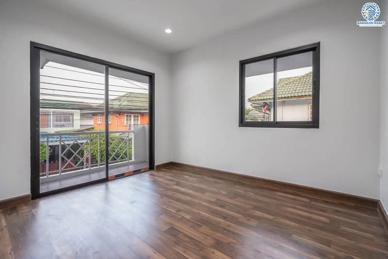 บ้านมือสองตกแต่งใหม่ หลังใหญ่ห้องมุม! ม.พฤกษา14A บางใหญ่-เซ็นทรัลเวสต์เกต เนื้อที่ 23.9 ตร.ว. หน้ากว้าง 6 เมตร ฟังก์ชั่น 3 ห้องนอน 2 ห้องน้ำ ครบครันทั้งครัวเคาน์เตอร์และที่จอดรถ ทำเลดี เข้าเมืองสะดวก ใกล้รถไฟฟ้าสถานี "คลองบางไผ่"