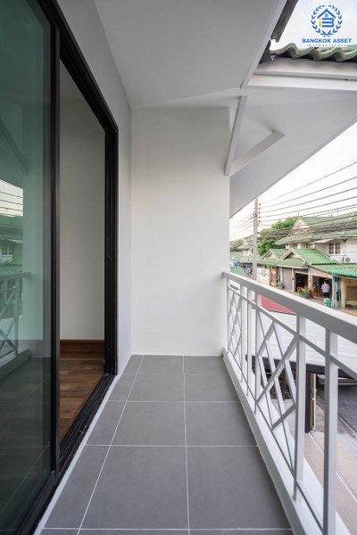 บ้านมือสองตกแต่งใหม่ หลังใหญ่ห้องมุม! ม.พฤกษา14A บางใหญ่-เซ็นทรัลเวสต์เกต เนื้อที่ 23.9 ตร.ว. หน้ากว้าง 6 เมตร ฟังก์ชั่น 3 ห้องนอน 2 ห้องน้ำ ครบครันทั้งครัวเคาน์เตอร์และที่จอดรถ ทำเลดี เข้าเมืองสะดวก ใกล้รถไฟฟ้าสถานี "คลองบางไผ่"