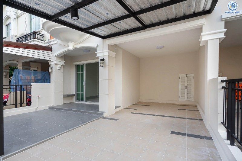 บ้านมือสองตกแต่งใหม่ ม.เดอะวิลล่า ราชพฤกษ์-ท่าอิฐ ตกแต่งสไตล์อบอุ่น พร้อมอยู่ เนื้อที่ 18 ตร.ว. ฟังก์ชั่นครบครัน 3ห้องนอน 2ห้องน้ำ พร้อมสังคมคุณภาพ บนทำเลเข้า-ออกได้ 2 เส้นทางทั้งถ.รัตนาธิเบศร์ และถ.ราชพฤกษ์ ใกล้รถไฟฟ้า สถานีบางรักน้อยท่าอิฐ