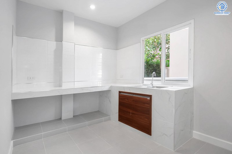 บ้านมือสองตกแต่งใหม่ ม.วิลล่าคุณาลัย บางใหญ่-เซ็นทรัลเวสต์เกต บ้านเดี่ยวสไตล์โมเดิร์น พร้อมอยู่ ฟังก์ชั่นครบ 3 ห้องนอน 3 ห้องน้ำ 2 ที่จอดรถ +ห้องพระ พร้อมความเป็นส่วนตัว เดินทางสะดวก บนทำเลศักยภาพ ใกล้ MRTสายสีม่วง เพียง 10 นาทีจากเซ็นทรัลเวสต์เกต ราคาพิเศษ!