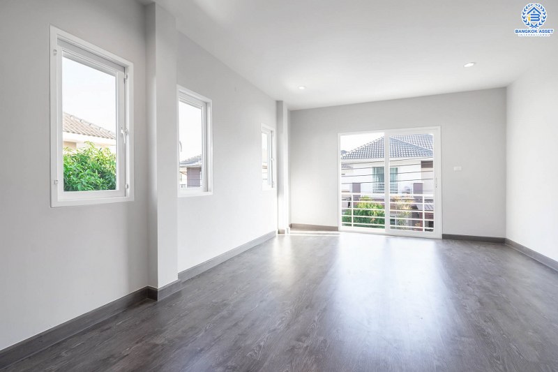 บ้านมือสองตกแต่งใหม่ ม.วิลล่าคุณาลัย บางใหญ่-เซ็นทรัลเวสต์เกต บ้านเดี่ยวสไตล์โมเดิร์น พร้อมอยู่ ฟังก์ชั่นครบ 3 ห้องนอน 3 ห้องน้ำ 2 ที่จอดรถ +ห้องพระ พร้อมความเป็นส่วนตัว เดินทางสะดวก บนทำเลศักยภาพ ใกล้ MRTสายสีม่วง เพียง 10 นาทีจากเซ็นทรัลเวสต์เกต ราคาพิเศษ!