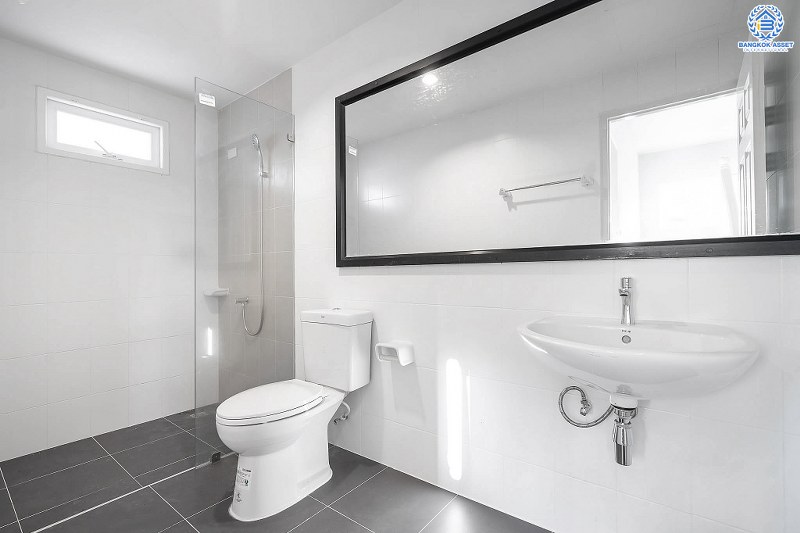 บ้านมือสองตกแต่งใหม่ ม.วิลล่าคุณาลัย บางใหญ่-เซ็นทรัลเวสต์เกต บ้านเดี่ยวสไตล์โมเดิร์น พร้อมอยู่ ฟังก์ชั่นครบ 3 ห้องนอน 3 ห้องน้ำ 2 ที่จอดรถ +ห้องพระ พร้อมความเป็นส่วนตัว เดินทางสะดวก บนทำเลศักยภาพ ใกล้ MRTสายสีม่วง เพียง 10 นาทีจากเซ็นทรัลเวสต์เกต ราคาพิเศษ!