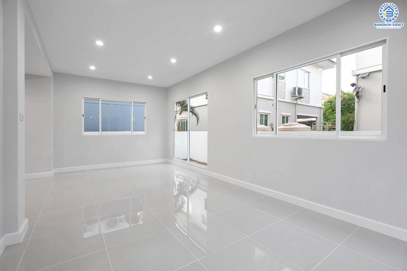 บ้านมือสองตกแต่งใหม่ คุณภาพแบรนด์พฤกษา* ห้องมุม! โครงการ เดอะแพลนท์ รีสอร์ท พระราม5-กาญจนาฯ พร้อมอยู่ เนื้อที่ 37 ตร.ว. ฟังก์ชั่น 3 ห้องนอน 2 ห้องน้ำ (ห้องน้ำแบ่งโซน) คัดสรรวัสดุเกรดพรีเมี่ยม บนทำเลศักภาพ เดินทางสะดวก ใกล้เซ็นทรัลเวสต์เกต รถไฟฟ้า และทางด่วนศรีรัช ราคาพิเศษสุด!...