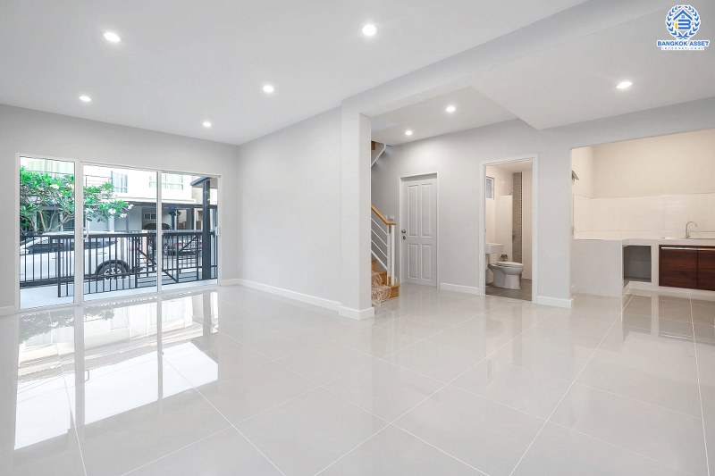 บ้านมือสองตกแต่งใหม่ คุณภาพแบรนด์พฤกษา* ห้องมุม! โครงการ เดอะแพลนท์ รีสอร์ท พระราม5-กาญจนาฯ พร้อมอยู่ เนื้อที่ 37 ตร.ว. ฟังก์ชั่น 3 ห้องนอน 2 ห้องน้ำ (ห้องน้ำแบ่งโซน) คัดสรรวัสดุเกรดพรีเมี่ยม บนทำเลศักภาพ เดินทางสะดวก ใกล้เซ็นทรัลเวสต์เกต รถไฟฟ้า และทางด่วนศรีรัช ราคาพิเศษสุด!...