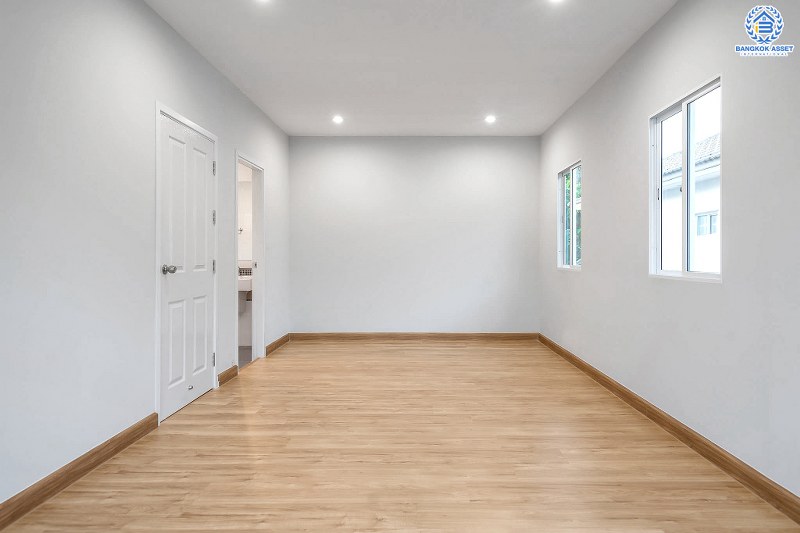 บ้านมือสองตกแต่งใหม่ คุณภาพแบรนด์พฤกษา* ห้องมุม! โครงการ เดอะแพลนท์ รีสอร์ท พระราม5-กาญจนาฯ พร้อมอยู่ เนื้อที่ 37 ตร.ว. ฟังก์ชั่น 3 ห้องนอน 2 ห้องน้ำ (ห้องน้ำแบ่งโซน) คัดสรรวัสดุเกรดพรีเมี่ยม บนทำเลศักภาพ เดินทางสะดวก ใกล้เซ็นทรัลเวสต์เกต รถไฟฟ้า และทางด่วนศรีรัช ราคาพิเศษสุด!...