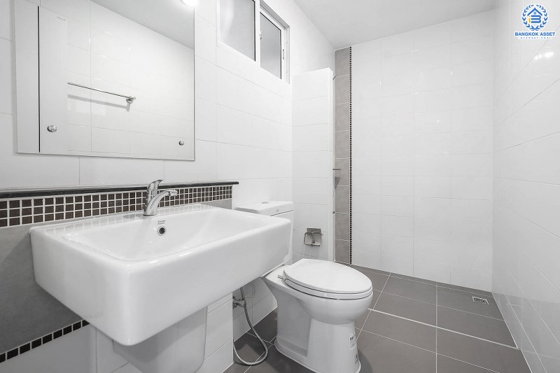 บ้านมือสองตกแต่งใหม่ คุณภาพแบรนด์พฤกษา* ห้องมุม! โครงการ เดอะแพลนท์ รีสอร์ท พระราม5-กาญจนาฯ พร้อมอยู่ เนื้อที่ 37 ตร.ว. ฟังก์ชั่น 3 ห้องนอน 2 ห้องน้ำ (ห้องน้ำแบ่งโซน) คัดสรรวัสดุเกรดพรีเมี่ยม บนทำเลศักภาพ เดินทางสะดวก ใกล้เซ็นทรัลเวสต์เกต รถไฟฟ้า และทางด่วนศรีรัช ราคาพิเศษสุด!...