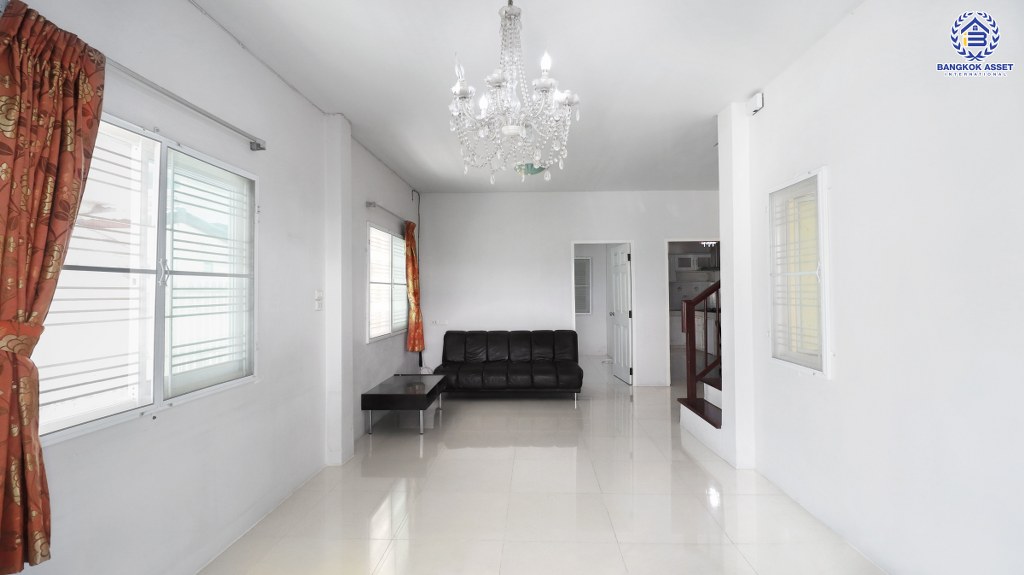 ทาวน์เฮ้าส์มือสอง 4 ห้องนอน ห้องมุม! ม.มณฑล8 เพชรเกษม-เลียบคลองทวีวัฒนา บ้านต่อเติม/พร้อมอยู่ เนื้อที่ 30 ตร.ว. ฟังก์ชั่นจุใจ มีบิ้วท์อินครัวเคาน์เตอร์ พร้อมเฟอร์ฯทั้งหลัง เดินทางสะดวก บนทำเลเชื่อมต่อหลายเส้นทาง ใกล้เดอะมอลล์บางแค และรถไฟฟ้าสายสีน้ำเงิน