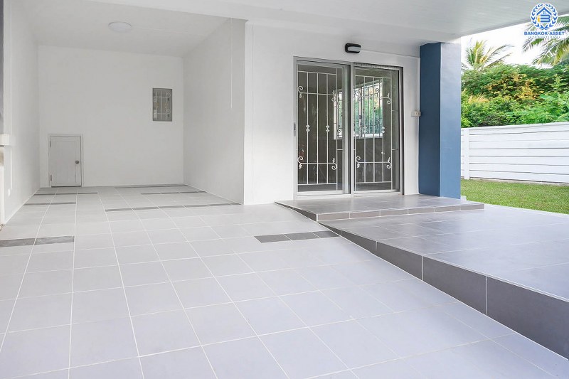 บ้านมือสองตกแต่งใหม่ ห้องมุม! เนื้อที่ 39.2 ตร.ว. โครงการ พฤกษา49/1 บางใหญ่-เซ็นทรัลเวสต์เกต ตกแต่งจัดเต็ม ฟังก์ชั่นครบ 3 ห้องนอน 2 ห้องน้ำ พร้อมอยู่ เดินทางสะดวก เข้าเมืองก็ง่าย ใกล้เซ็นทรัลเวสต์เกต และรถไฟฟ้า สถานีตลาดบางใหญ่