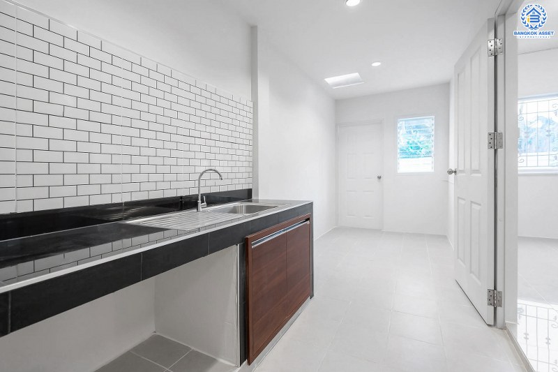 บ้านมือสองตกแต่งใหม่ ห้องมุม! เนื้อที่ 39.2 ตร.ว. โครงการ พฤกษา49/1 บางใหญ่-เซ็นทรัลเวสต์เกต ตกแต่งจัดเต็ม ฟังก์ชั่นครบ 3 ห้องนอน 2 ห้องน้ำ พร้อมอยู่ เดินทางสะดวก เข้าเมืองก็ง่าย ใกล้เซ็นทรัลเวสต์เกต และรถไฟฟ้า สถานีตลาดบางใหญ่