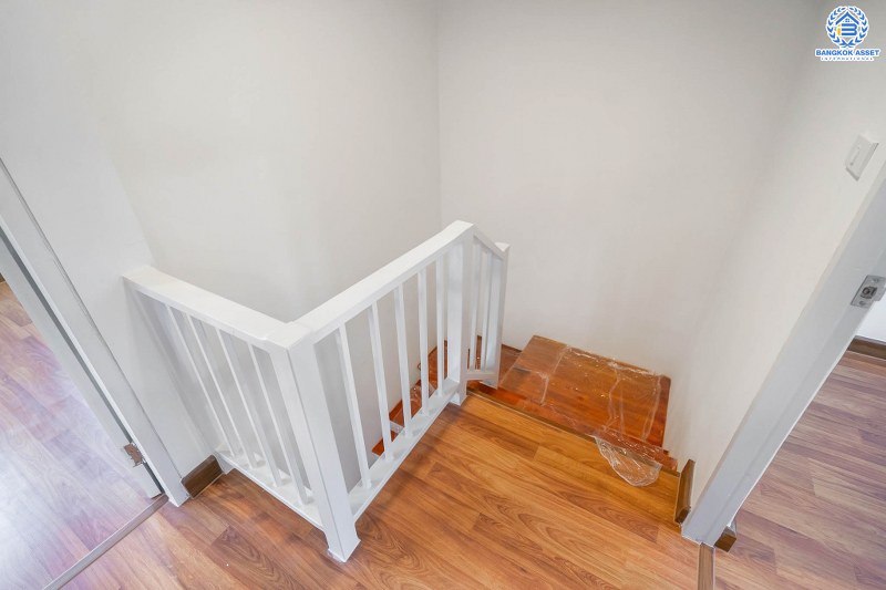 บ้านมือสองตกแต่งใหม่ ห้องมุม! เนื้อที่ 39.2 ตร.ว. โครงการ พฤกษา49/1 บางใหญ่-เซ็นทรัลเวสต์เกต ตกแต่งจัดเต็ม ฟังก์ชั่นครบ 3 ห้องนอน 2 ห้องน้ำ พร้อมอยู่ เดินทางสะดวก เข้าเมืองก็ง่าย ใกล้เซ็นทรัลเวสต์เกต และรถไฟฟ้า สถานีตลาดบางใหญ่