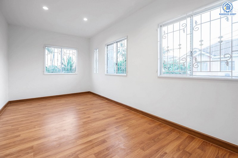 บ้านมือสองตกแต่งใหม่ ห้องมุม! เนื้อที่ 39.2 ตร.ว. โครงการ พฤกษา49/1 บางใหญ่-เซ็นทรัลเวสต์เกต ตกแต่งจัดเต็ม ฟังก์ชั่นครบ 3 ห้องนอน 2 ห้องน้ำ พร้อมอยู่ เดินทางสะดวก เข้าเมืองก็ง่าย ใกล้เซ็นทรัลเวสต์เกต และรถไฟฟ้า สถานีตลาดบางใหญ่