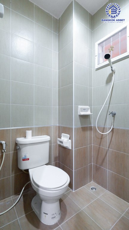 ทาวน์เฮ้าส์มือสองนนทบุรี ห้องมุม! ม.บัวทองธานีพาร์ควิลล์12 กาญจนาภิเษก (ซ.จันทร์ทองเอี่ยม) เนื้อที่ 28 ตร.ว. ฟังก์ชั่น 3 ห้องนอน 2 ห้องน้ำ บ้านไม่เคยเข้าอยู่! เดินทางสะดวก ใกล้เซ็นทรัลเวสต์เกต เพียง 5 นาทีจากสถานีคลองบางไผ่ ราคาเพียง 2 ล้านต้นๆ...