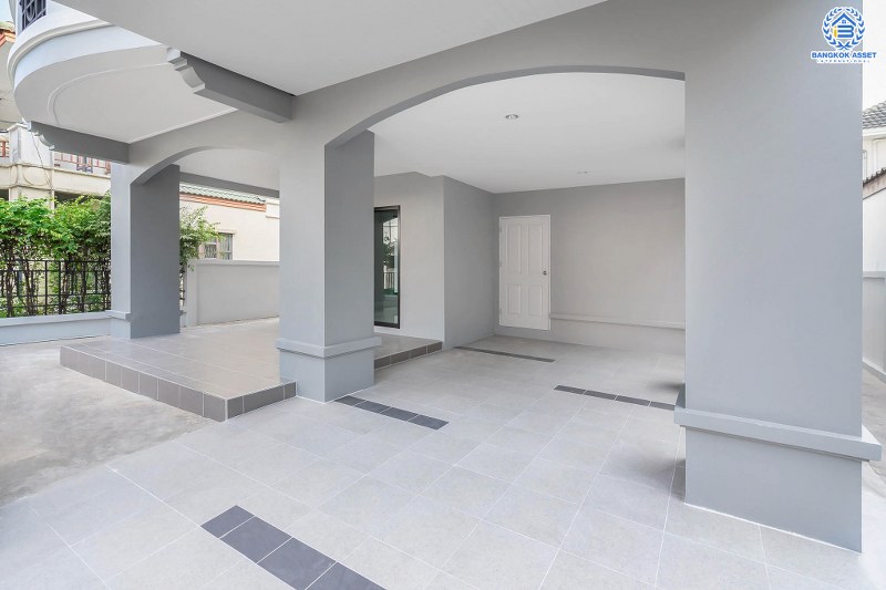 บ้านมือสองตกแต่งใหม่ หลังใหญ่ พร้อมอยู่ ม.ดิเอมเมอรัลการ์เด้น ราชพฤกษ์-บางบัวทอง เนื้อที่ 50 ตร.ว. ฟังก์ชั่น 3 ห้องนอน 3 ห้องน้ำ ต่อเติมครัวเคาน์เตอร์ ทำเลดี เชื่อมต่อถนนชัยพฤกษ์ ,ราชพฤกษ์ ใกล้เซ็นทรัลเวสท์เกต และรถไฟฟ้าสถานี "บางพลู"...