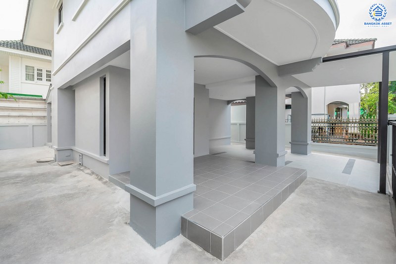 บ้านมือสองตกแต่งใหม่ หลังใหญ่ พร้อมอยู่ ม.ดิเอมเมอรัลการ์เด้น ราชพฤกษ์-บางบัวทอง เนื้อที่ 50 ตร.ว. ฟังก์ชั่น 3 ห้องนอน 3 ห้องน้ำ ต่อเติมครัวเคาน์เตอร์ ทำเลดี เชื่อมต่อถนนชัยพฤกษ์ ,ราชพฤกษ์ ใกล้เซ็นทรัลเวสท์เกต และรถไฟฟ้าสถานี "บางพลู"...