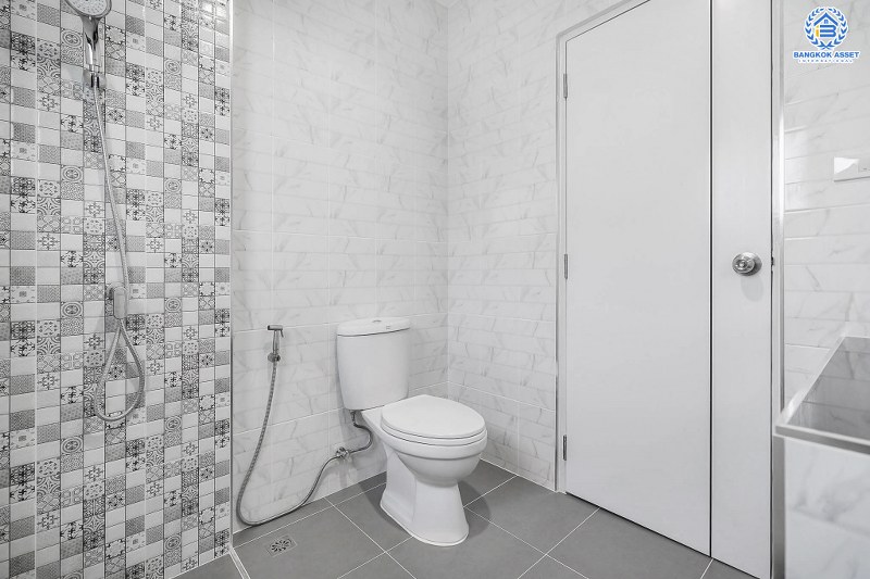 บ้านมือสองตกแต่งใหม่ หลังใหญ่ พร้อมอยู่ ม.ดิเอมเมอรัลการ์เด้น ราชพฤกษ์-บางบัวทอง เนื้อที่ 50 ตร.ว. ฟังก์ชั่น 3 ห้องนอน 3 ห้องน้ำ ต่อเติมครัวเคาน์เตอร์ ทำเลดี เชื่อมต่อถนนชัยพฤกษ์ ,ราชพฤกษ์ ใกล้เซ็นทรัลเวสท์เกต และรถไฟฟ้าสถานี "บางพลู"...