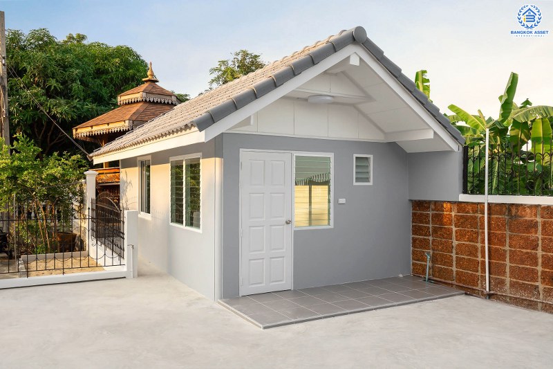 บ้านมือสองตกแต่งใหม่ LH แปลงมุม ที่ดินใหญ่ 102 ตร.ว. โครงการ ชลลดา บางบัวทอง-รัตนาธิเบศร์ ตอบโจทย์ครอบครัวใหญ่ ฟังก์ชั่น 4 ห้องนอน 2 ห้องน้ำ 1 ห้องอเนกประสงค์ พร้อม facilitys ครบครัน บนทำเลศักยภาพ เชื่อมต่อหลายเส้นทาง ใกล้เซ็นทรัลเวสต์เกต และ MRT สถานีบางพลู...