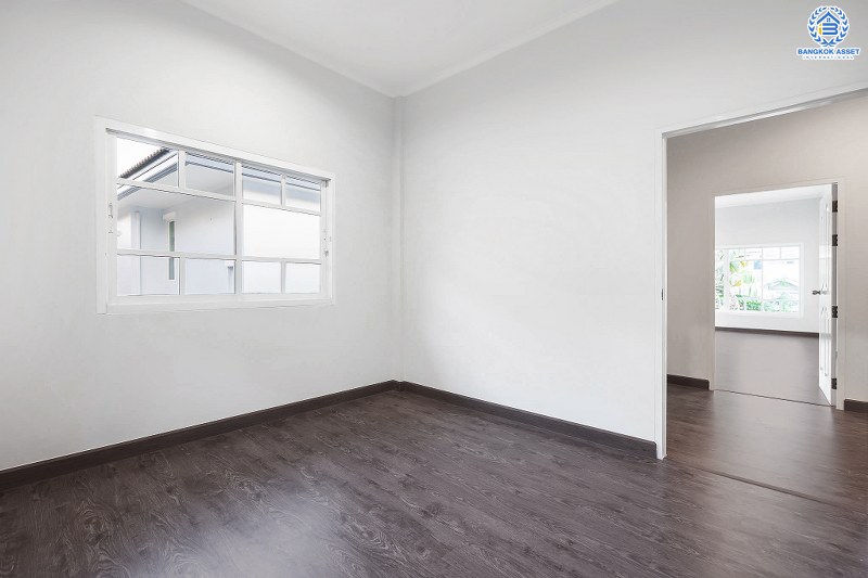 บ้านมือสองตกแต่งใหม่ ทำเลโซนเมือง! ห้องมุม ม.ปัญฐิญา1 นครอินทร์-พระราม5 (ใกล้สะพานพระราม5) ตกแต่งดีไซน์ทันสมัย เนื้อที่ 54.7 ตร.ว. หลังใหญ่พร้อมอยู่ ฟังก์ชั่น 3 ห้องนอน 3 ห้องน้ำ 2 ที่จอดรถ ทำเลศักยภาพ เชื่อมต่อถนนหลายสาย ใกล้รถไฟฟ้าสถานี "แยกติวานนท์"