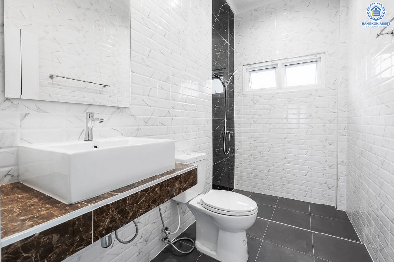 บ้านมือสองตกแต่งใหม่ ทำเลโซนเมือง! ห้องมุม ม.ปัญฐิญา1 นครอินทร์-พระราม5 (ใกล้สะพานพระราม5) ตกแต่งดีไซน์ทันสมัย เนื้อที่ 54.7 ตร.ว. หลังใหญ่พร้อมอยู่ ฟังก์ชั่น 3 ห้องนอน 3 ห้องน้ำ 2 ที่จอดรถ ทำเลศักยภาพ เชื่อมต่อถนนหลายสาย ใกล้รถไฟฟ้าสถานี "แยกติวานนท์"