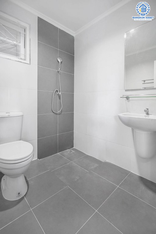 บ้านมือสองตกแต่งใหม่ ห้องมุม! แบรนด์ L&H ม.บุศรินทร์วงแหวน (บ้านกล้วย-ไทรน้อย) แต่งเต็มพร้อมอยู่ เนื้อที่ 23 ตร.ว. ฟังก์ชั่นครบครัน! 3 ห้องนอน 2 ห้องน้ำ ครัวกว้างพร้อมเคาน์เตอร์ บนทำเลคุณภาพ! เดินทางสะดวก ใกล้เซ็นทรัลเวสต์เกต และรถไฟฟ้า สถานีคลองบางไผ่