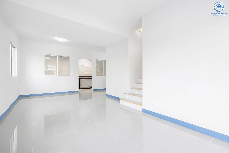 บ้านมือสองตกแต่งใหม่ ห้องมุม! ม.พฤกษาวิลล์63/1 นครอินทร์-พระราม5 พิเศษสุดพร้อมอยู่ เนื้อที่ 23.7 ตร.ว. ฟังก์ชั่น 3 ห้องนอน 2 ห้องน้ำ ครบครันทั้งครัว และโรงรถ บนทำเลโซนเมือง! เดินทางสะดวก เข้า-ออกทาง ซอยวัดสังฆทาน ใกล้สะพานพระราม5 และรถไฟฟ้าสถานี "แยกติวานนท์"