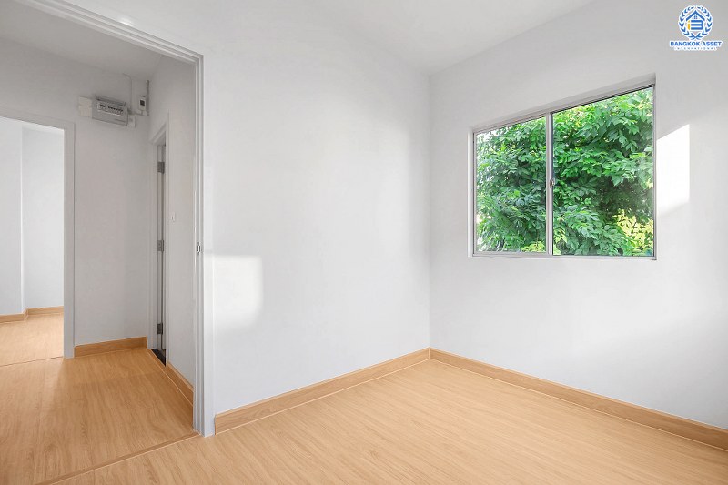 บ้านมือสองตกแต่งใหม่ ห้องมุม! ม.พฤกษาวิลล์63/1 นครอินทร์-พระราม5 พิเศษสุดพร้อมอยู่ เนื้อที่ 23.7 ตร.ว. ฟังก์ชั่น 3 ห้องนอน 2 ห้องน้ำ ครบครันทั้งครัว และโรงรถ บนทำเลโซนเมือง! เดินทางสะดวก เข้า-ออกทาง ซอยวัดสังฆทาน ใกล้สะพานพระราม5 และรถไฟฟ้าสถานี "แยกติวานนท์"