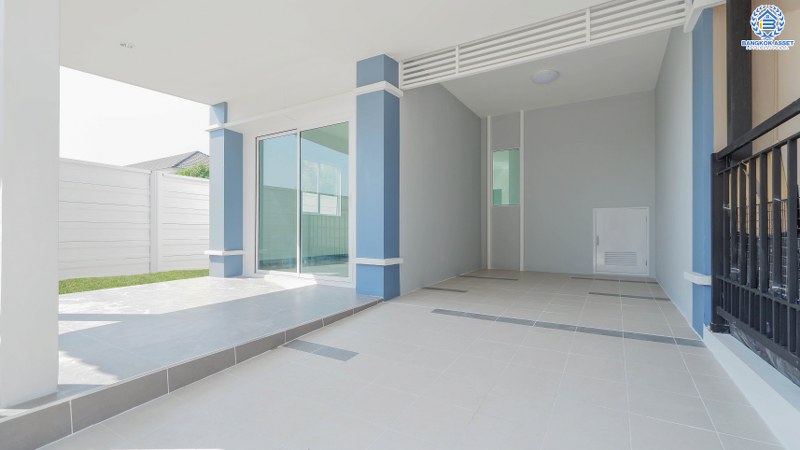 บ้านมือสองตกแต่งใหม่ โซนเมือง ห้องมุม! ม.พฤกษาวิลล์54 พระราม5-นครอินทร์ ตกแต่งพร้อมเข้าอยู่ เนื้อที่ 27.7 ตร.ว. ฟังก์ชั่นครบ 3 ห้องนอน 2 ห้องน้ำ บ้านโปร่ง โล่งสบาย ทำเลดี เดินทางสะดวก ใกล้สะพานพระรามห้า ห้างชั้นนำฯ และรถไฟฟ้าสถานี "แยกติวานนท์"...