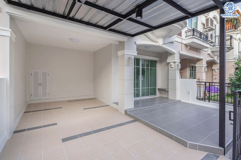 บ้านมือสองตกแต่งใหม่ ฟังก์ชั่นครบ! โครงการ เดอะวิลล่า ราชพฤกษ์-ท่าอิฐ (Property Perfect) บ้านพร้อมอยู่ เนื้อที่ 18 ตร.ว. ฟังก์ชั่นครบ 3 ห้องนอน 2 ห้องน้ำ รองรับทุกการอยู่อาศัย บนทำเลใกล้รถไฟฟ้า สถานีบางรักน้อยท่าอิฐ เชื่อมต่อทั้งถ.รัตนาธิเบศร์ และถ.ราชพฤกษ์