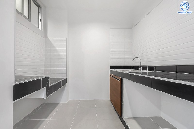 บ้านมือสองตกแต่งใหม่ ฟังก์ชั่นครบ! โครงการ เดอะวิลล่า ราชพฤกษ์-ท่าอิฐ (Property Perfect) บ้านพร้อมอยู่ เนื้อที่ 18 ตร.ว. ฟังก์ชั่นครบ 3 ห้องนอน 2 ห้องน้ำ รองรับทุกการอยู่อาศัย บนทำเลใกล้รถไฟฟ้า สถานีบางรักน้อยท่าอิฐ เชื่อมต่อทั้งถ.รัตนาธิเบศร์ และถ.ราชพฤกษ์