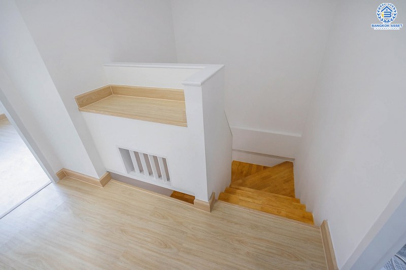 บ้านมือสองตกแต่งใหม่ ฟังก์ชั่นครบ! โครงการ เดอะวิลล่า ราชพฤกษ์-ท่าอิฐ (Property Perfect) บ้านพร้อมอยู่ เนื้อที่ 18 ตร.ว. ฟังก์ชั่นครบ 3 ห้องนอน 2 ห้องน้ำ รองรับทุกการอยู่อาศัย บนทำเลใกล้รถไฟฟ้า สถานีบางรักน้อยท่าอิฐ เชื่อมต่อทั้งถ.รัตนาธิเบศร์ และถ.ราชพฤกษ์