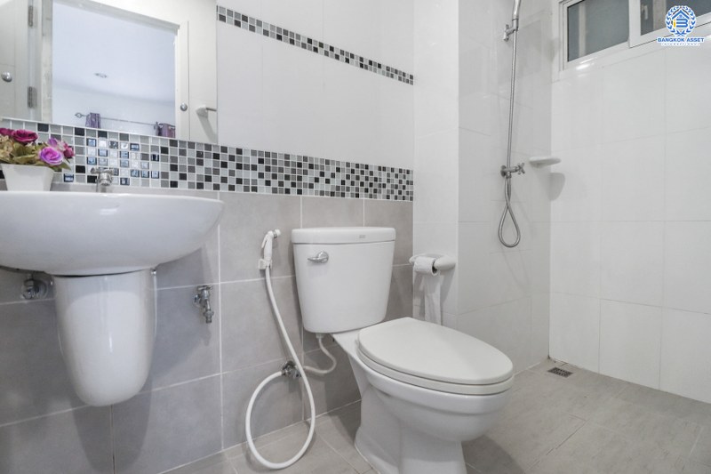 ทาวน์เฮ้าส์มือสองนนทบุรี ห้องมุม! ม.วิลเลตไลท์ รัตนาธิเบศร์ เนื้อที่ 30 ตร.ว. 3 ห้องนอน 2 ห้องน้ำ หน้ากว้าง 6 เมตร บนทำเลเชื่อมต่อ 3 เส้นทางหลัก กาญจนาฯ , ราชพฤกษ์ และรัตนาธิเบศร์ เพียง 7 นาที MRT สถานี "บางพลู" ราคาสุดคุ้ม!...