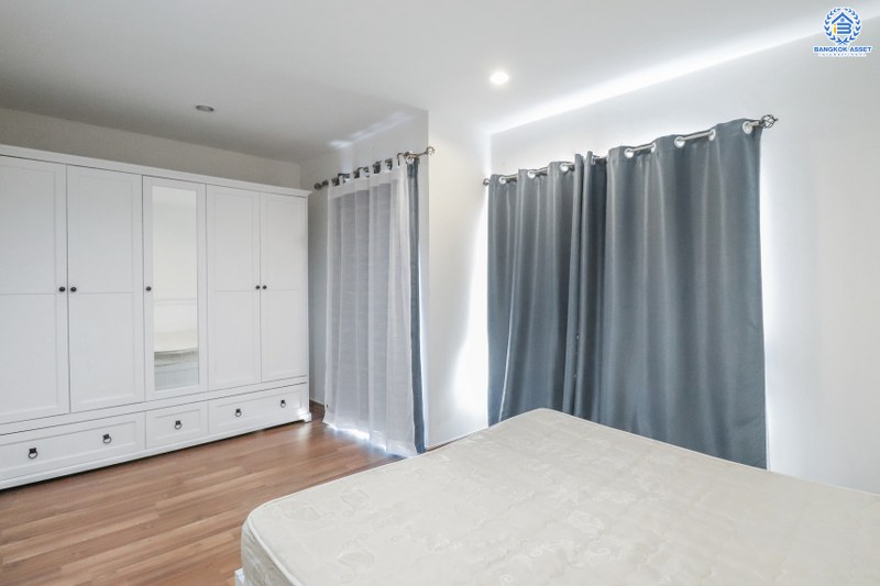 ทาวน์เฮ้าส์มือสองนนทบุรี ห้องมุม! ม.วิลเลตไลท์ รัตนาธิเบศร์ เนื้อที่ 30 ตร.ว. 3 ห้องนอน 2 ห้องน้ำ หน้ากว้าง 6 เมตร บนทำเลเชื่อมต่อ 3 เส้นทางหลัก กาญจนาฯ , ราชพฤกษ์ และรัตนาธิเบศร์ เพียง 7 นาที MRT สถานี "บางพลู" ราคาสุดคุ้ม!...