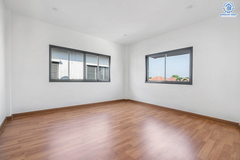 บ้านมือสองตกแต่งใหม่ ห้องมุม! ม.เกตุนุติการ์เด้น ลาดพร้าว71 เนื้อที่ 32.5 ตร.ว. ฟังก์ชั่น 3 ห้องนอน 3 ห้องน้ำ โปร่งกว้าง พร้อมอยู่! ทำเลใจกลางเมือง เชื่อมต่อทั้งถนนเกษตร-นวมินทร์ , ลาดพร้าว , รัชโยธินฯ ใกล้ทางด่วนรามอินทรา เดินทางสะดวกสบาย ด้วยรถไฟฟ้าสายสีน้ำตาล "สถานีโรงเรียนสตรีวิทยา2"