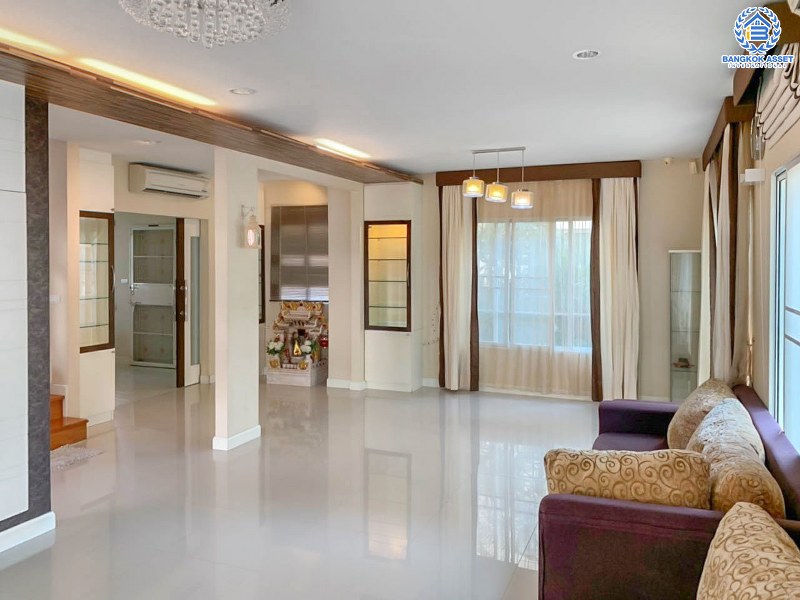 บ้านเดี่ยวมือสองนนทบุรี ห้องมุม! โครงการ เดอะแพลนท์ ราชพฤกษ์-พระราม5 ตกแต่งบิ้วท์อินสุดหรู พร้อมประตูรีโมทไฟฟ้า หลังคาฉนวนกันความร้อน และกล้องวงจรปิด 7 ตัว!  เนื้อที่ 52.7 ตร.ว. ฟังก์ชั่น 3 ห้องนอน 3 ห้องน้ำ บนทำเลศักยภาพ เดินทางสะดวก ใกล้เซ็นทรัลเวสต์เกต รถไฟฟ้า และทางด่วนศรีรัช ราคาพิเศษสุด!