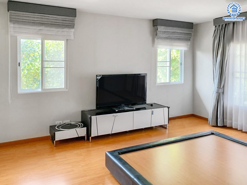 บ้านเดี่ยวมือสองนนทบุรี ห้องมุม! โครงการ เดอะแพลนท์ ราชพฤกษ์-พระราม5 ตกแต่งบิ้วท์อินสุดหรู พร้อมประตูรีโมทไฟฟ้า หลังคาฉนวนกันความร้อน และกล้องวงจรปิด 7 ตัว!  เนื้อที่ 52.7 ตร.ว. ฟังก์ชั่น 3 ห้องนอน 3 ห้องน้ำ บนทำเลศักยภาพ เดินทางสะดวก ใกล้เซ็นทรัลเวสต์เกต รถไฟฟ้า และทางด่วนศรีรัช ราคาพิเศษสุด!