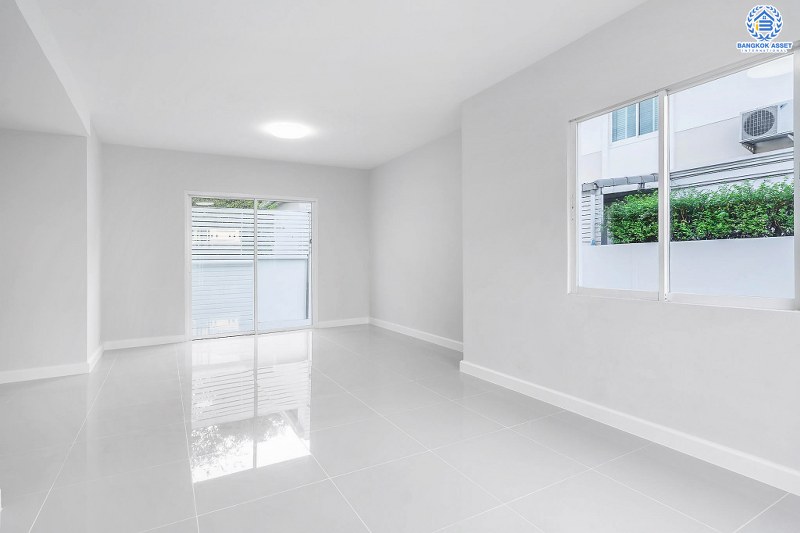 บ้านมือสองตกแต่งใหม่ ทำเลโซนเมือง! ม.โฮมเพลสเดอะพาร์ค รัตนาธิเบศร์-MRT บางพลู บ้านหลังใหญ่เนื้อที่ 54 ตร.ว. ฟังก์ชั่น 3 ห้องนอน 2 ห้องน้ำ พื้นที่ใช้สอยกว่า 168 ตร.ม. พร้อมเข้าอยู่ได้ทันที สะดวกทุกการเดินทาง เข้า-ออกได้ทั้งถ.ราชพฤกษ์ ,และถ.รัตนาธิเบศร์ เพียง 3 นาทีถึงรถไฟฟ้าสถานี "บางพลู"...