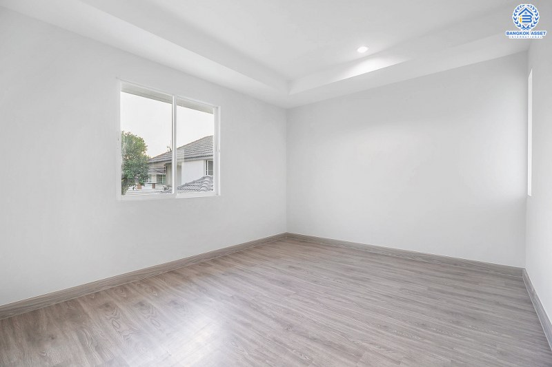 บ้านมือสองตกแต่งใหม่ ทำเลโซนเมือง! ม.โฮมเพลสเดอะพาร์ค รัตนาธิเบศร์-MRT บางพลู บ้านหลังใหญ่เนื้อที่ 54 ตร.ว. ฟังก์ชั่น 3 ห้องนอน 2 ห้องน้ำ พื้นที่ใช้สอยกว่า 168 ตร.ม. พร้อมเข้าอยู่ได้ทันที สะดวกทุกการเดินทาง เข้า-ออกได้ทั้งถ.ราชพฤกษ์ ,และถ.รัตนาธิเบศร์ เพียง 3 นาทีถึงรถไฟฟ้าสถานี "บางพลู"...