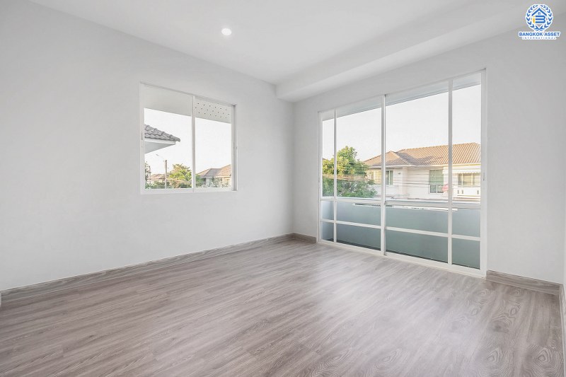 บ้านมือสองตกแต่งใหม่ ทำเลโซนเมือง! ม.โฮมเพลสเดอะพาร์ค รัตนาธิเบศร์-MRT บางพลู บ้านหลังใหญ่เนื้อที่ 54 ตร.ว. ฟังก์ชั่น 3 ห้องนอน 2 ห้องน้ำ พื้นที่ใช้สอยกว่า 168 ตร.ม. พร้อมเข้าอยู่ได้ทันที สะดวกทุกการเดินทาง เข้า-ออกได้ทั้งถ.ราชพฤกษ์ ,และถ.รัตนาธิเบศร์ เพียง 3 นาทีถึงรถไฟฟ้าสถานี "บางพลู"...