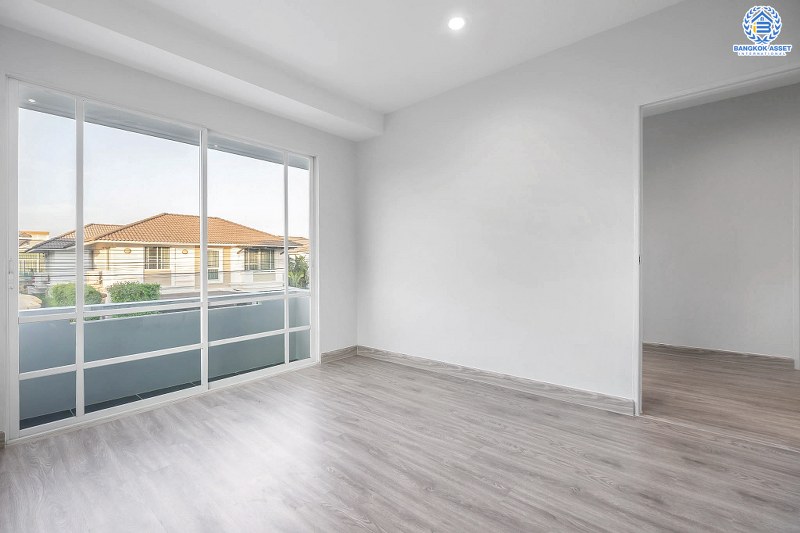 บ้านมือสองตกแต่งใหม่ ทำเลโซนเมือง! ม.โฮมเพลสเดอะพาร์ค รัตนาธิเบศร์-MRT บางพลู บ้านหลังใหญ่เนื้อที่ 54 ตร.ว. ฟังก์ชั่น 3 ห้องนอน 2 ห้องน้ำ พื้นที่ใช้สอยกว่า 168 ตร.ม. พร้อมเข้าอยู่ได้ทันที สะดวกทุกการเดินทาง เข้า-ออกได้ทั้งถ.ราชพฤกษ์ ,และถ.รัตนาธิเบศร์ เพียง 3 นาทีถึงรถไฟฟ้าสถานี "บางพลู"...