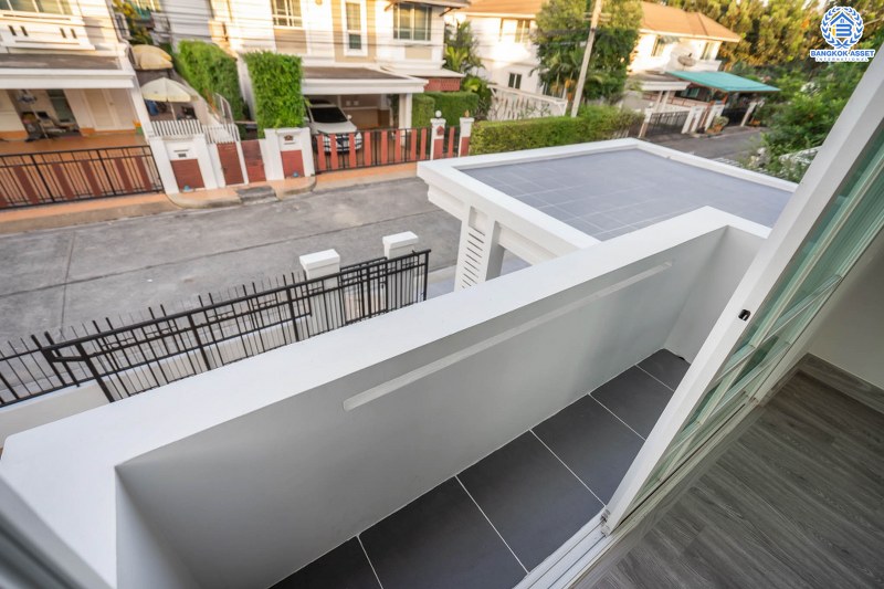 บ้านมือสองตกแต่งใหม่ ทำเลโซนเมือง! ม.โฮมเพลสเดอะพาร์ค รัตนาธิเบศร์-MRT บางพลู บ้านหลังใหญ่เนื้อที่ 54 ตร.ว. ฟังก์ชั่น 3 ห้องนอน 2 ห้องน้ำ พื้นที่ใช้สอยกว่า 168 ตร.ม. พร้อมเข้าอยู่ได้ทันที สะดวกทุกการเดินทาง เข้า-ออกได้ทั้งถ.ราชพฤกษ์ ,และถ.รัตนาธิเบศร์ เพียง 3 นาทีถึงรถไฟฟ้าสถานี "บางพลู"...