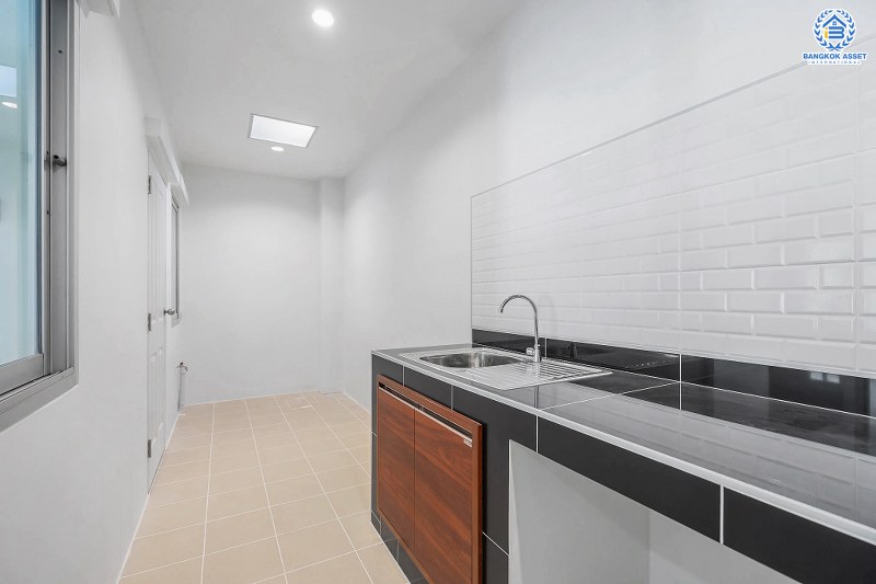 บ้านมือสองตกแต่งใหม่ ม.เจ้าพระยา รัตนาธิเบศร์-ราชพฤกษ์ (ติดตลาดเจ้าพระยา) สุดคุ้มหลังใหญ่ เนื้อที่ 21 ตร.ว. หน้ากว้าง 6 เมตร ฟังก์ชั่นครบ! 3 ห้องนอน 2 ห้องน้ำ ตอบโจทย์ทุกการอยู่อาศัย บนทำเลดีที่สุด เชื่อมต่อทุกเส้นทาง เพียง 10 นาทีถึง MRT สายสีม่วง "สถานีบางพลู" ราคาพิเศษสุด!...