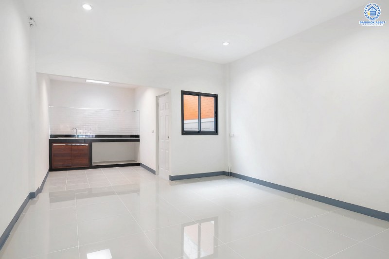 บ้านมือสองตกแต่งใหม่ ม.สินพัฒนา ท่าน้ำนนท์-พระราม5 เนื้อที่ 19 ตร.ว. หน้ากว้าง 5 เมตร ฟังก์ชั่น 2 ห้องนอน 2 ห้องน้ำ พร้อมครัวเคาน์เตอร์ บนทำเลโซนเมือง ใกล้ มจพ.พระนครเหนือ รถไฟฟ้าสถานีแยกติวานนท์ และจุดขึ้นทางด่วนพระราม7...