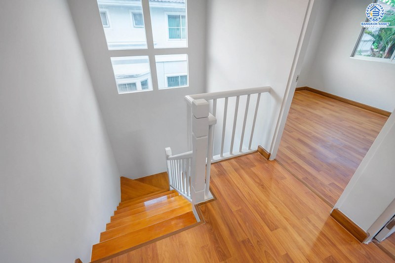 บ้านมือสองตกแต่งใหม่ ม.พฤกษ์ลดา บางใหญ่-เซ็นทรัลเวสต์เกต บ้านเดี่ยวคุณภาพ LH ตกแต่งใหม่ทั้งหลัง จัดเต็มให้แบบพร้อมอยู่ เนื้อที่ 50 ตร.ว. พร้อมฟังก์ชั่น 3 ห้องนอน 2 ห้องน้ำ 2 ที่จอดรถ เดินทางสะดวกสบาย บนเส้นทางสายหลัก "กาญจนาภิเษก" ใกล้เซ็นทรัลเวสต์เกต และรถไฟฟ้าสถานี "คลองบางไผ่"...