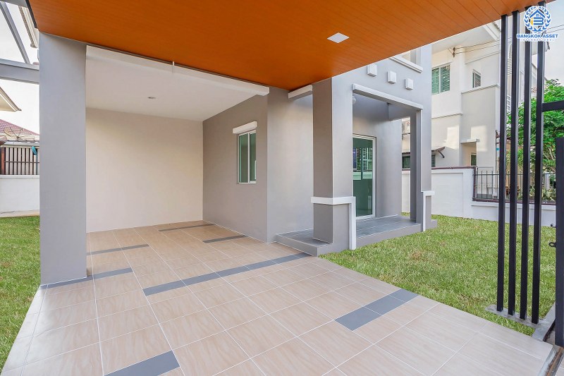 บ้านมือสองตกแต่งใหม่ ม.ลลินอินเดอะพาร์ค บางใหญ่-กาญจนาฯ พร้อมอยู่ เนื้อที่ 39.9 ตร.ว. ฟังก์ชั่น 3 ห้องนอน 2 ห้องน้ำ (ห้องน้ำกว้าง แบ่งโซนแห้ง-เปียก) บนทำเลทั้งใกล้ ทั้งสะดวก เพียง 5 นาทีจาก MRT สายสีม่วง "สถานีตลาดบางใหญ่" ราคาพิเศษสุด!...